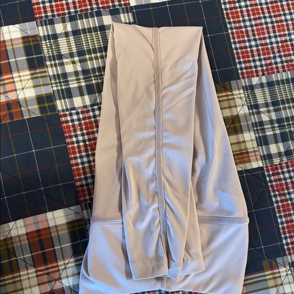 Nike Dri-FIT pale pink Leggings - Picture 5 of 5